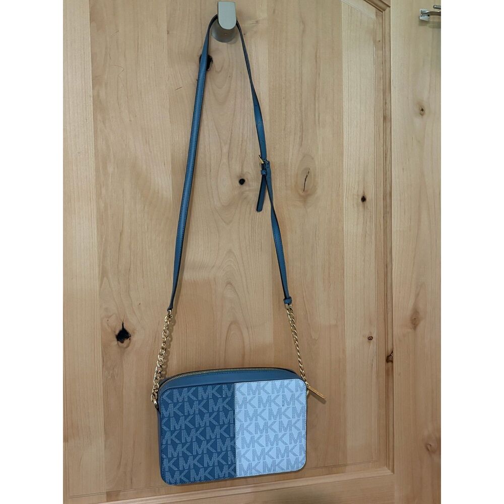 Michael Kors Jet Set East West Colorblock Logo Crossbody Bag Blue/White EUC - Picture 2 of 7